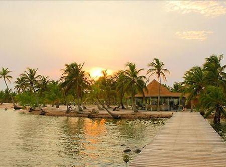 Laguna Beach Resort Utila Konforlar fotoğraf